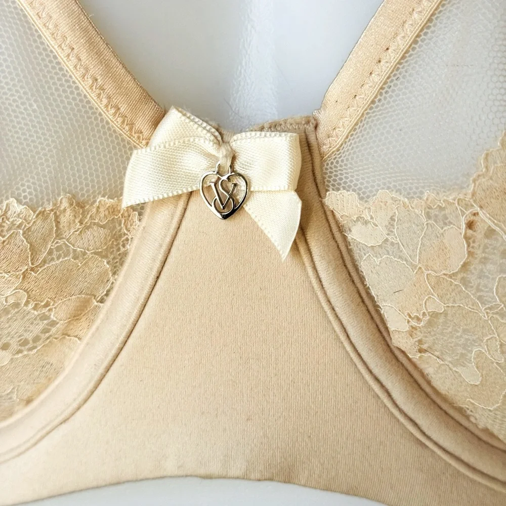 Victoria’s Secret Bra - Picture 2 of 3